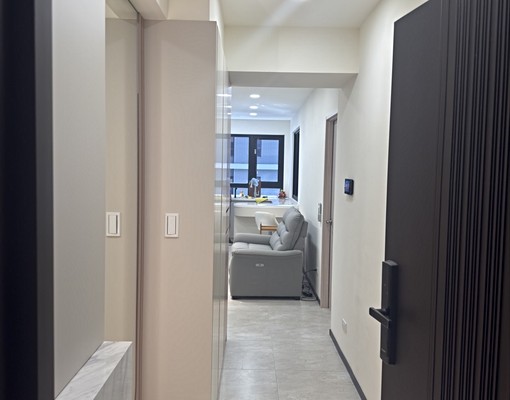 ✨高檔全新裝潢⭐電動沙發+55吋大電視兩房一廳一位含車位 - Image 2