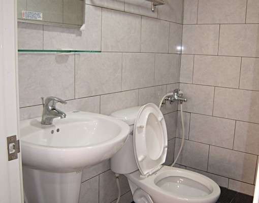 近七賢路～六合商圈~樓下有7-11~雙面開窗 - Image 5