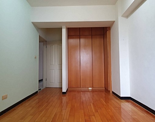 整層住家近雙捷運站交通便利,南山高中學區,採光通風生活機能佳 - Image 8