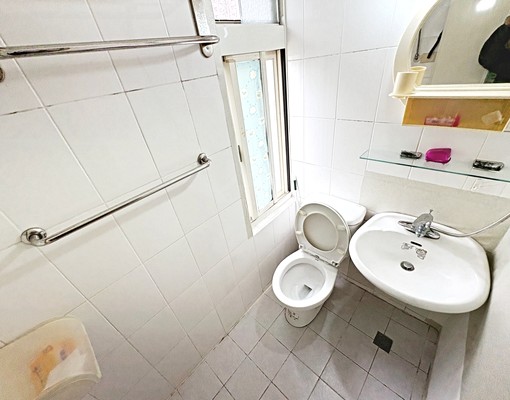 秀朗國小【超值租案】凸窗曬衣★變頻冷氣★衛浴開窗 - Image 3