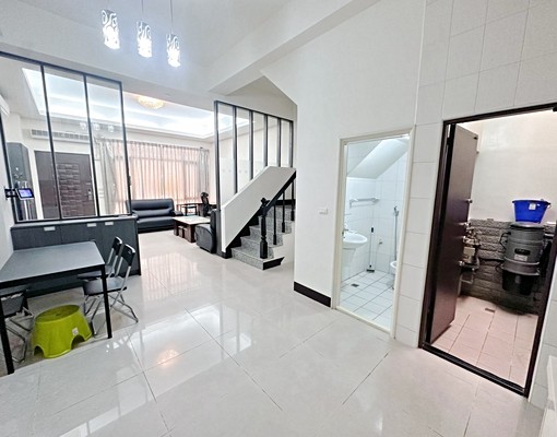 沙鹿整棟透天可寵可租補 - Image 1