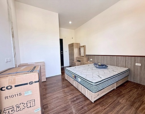 近南科/採光通風/新裝潢/乾濕分離/陽台/免爬高/環境清幽 - Image 1