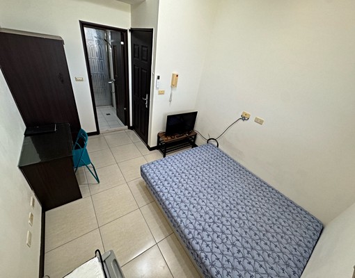 獨洗獨曬陽台|大學一號城|可租補|小資超便宜|管理室收包裹| - Image 2