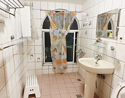 ⭐️泰山區明志路🏢整層大四房🍳可寵可伙租補💘立即入住⭐ - Image 11