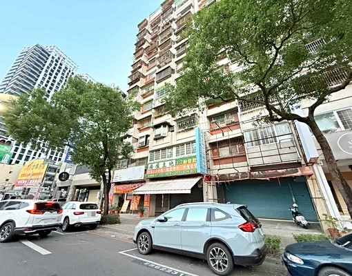 (租)亞灣民權林陰大道黃金1+2樓6米寬店面 - Image 3