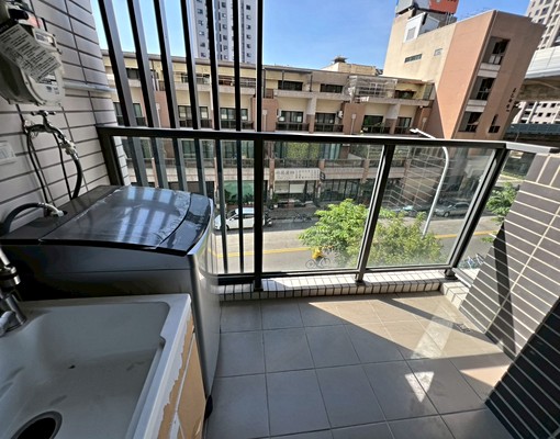 樹孝商圈全新兩房兩衛平面車位附大露臺附家俱電 - Image 12