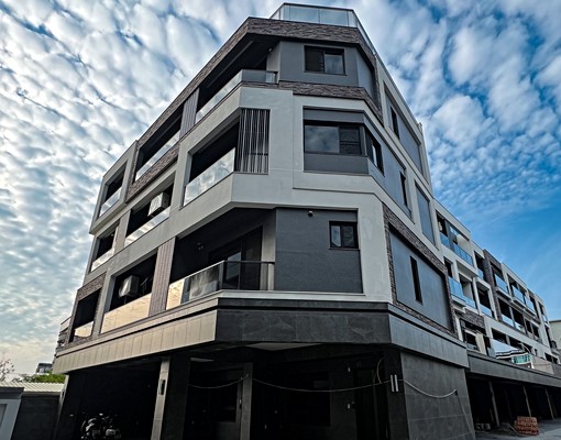 【新市大鉅全新完工車墅】雙車位・家具寵物可議 - Image 1