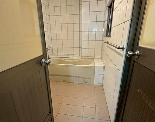 亞灣區大套房雙陽台一層一戶 - Image 4