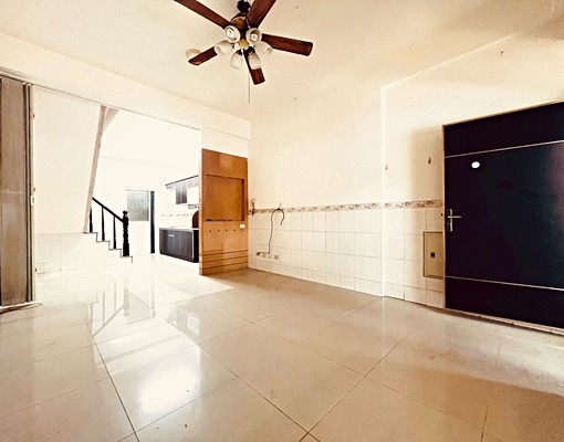 中正國中車庫透天 - Image 2