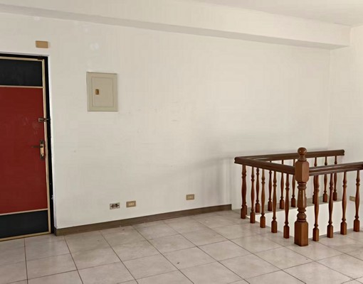 挑高樓中樓84坪大空間、大四房、含車位--東山河。 - Image 10