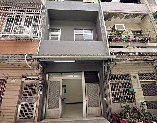 租-三多商圈捷運站翻新美透天 - Image 1