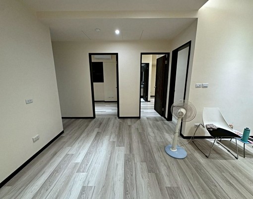 免租補免仲介費❗近全新美三房車✨五泰小邱✨ - Image 8