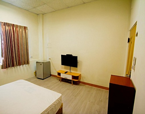 有獨立衛浴的雅房."走路"到巨蛋百貨3分鐘.機能佳 - Image 4