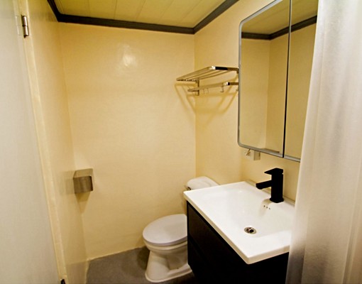 有獨立衛浴的雅房."走路"到巨蛋百貨3分鐘.機能佳 - Image 6