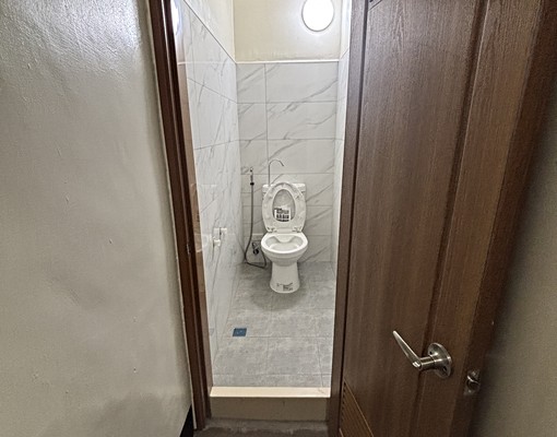 近竹北中正國小1~2樓透天門口停車~全新整理~ - Image 6