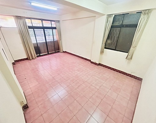 旱溪74🌺超便宜整棟透天🌺6房🌺門前平車🌺現況出租 - Image 8