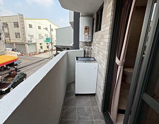 『全新』大里藝術廣場旁採光套房有陽台即將滿租~ - Image 5