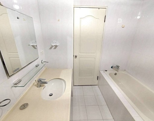 新店優質兩房電梯大樓整層住家/優質社區管理風景優美 - Image 11