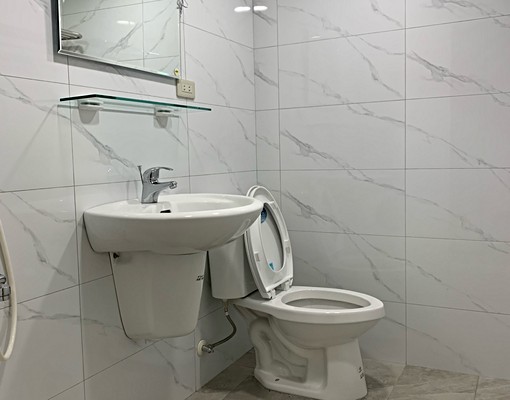 室內大坪數,乾淨安靜交通便捷的社區 - Image 4