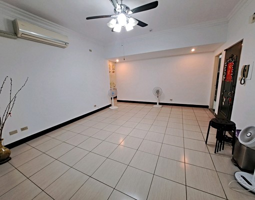 汐科火車站夜市旁~公寓3房可租補報稅 - Image 2