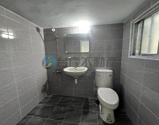 岡山公園西路優質透天店住 - Image 8