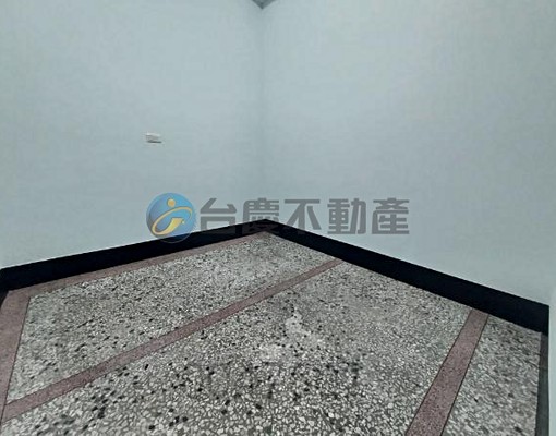 岡山公園西路優質透天店住 - Image 11