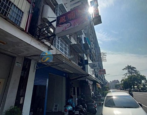 岡山公園西路優質透天店住 - Image 1