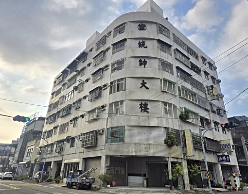 頭份正12米馬路旁統帥大樓店面 - Image 1