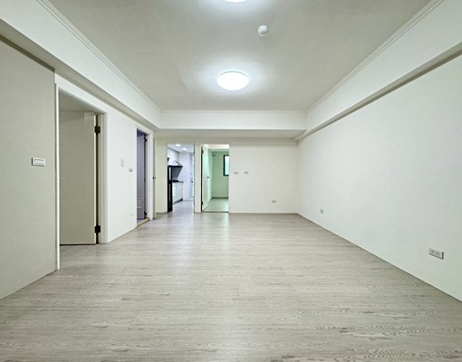 大墩國中小三房車位露臺戶,可租補入戶籍,租金含管理費,價可議 - Image 3