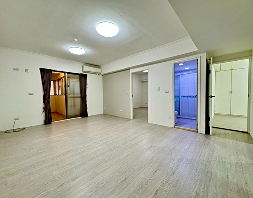 大墩國中小三房車位露臺戶,可租補入戶籍,租金含管理費,價可議 - Image 5