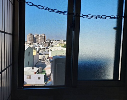 東海新興路電梯套房(近全聯,可租補,禁菸) - Image 3