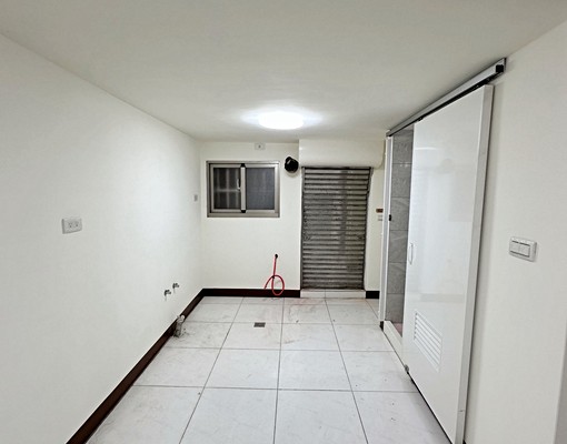 三多商圈捷運翻新透天 - Image 11