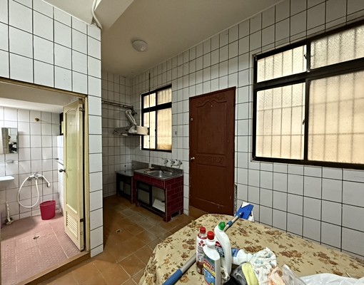 社宅/免仲/補助/健行科大中原生活圈大坪數透天可停2台車 - Image 4