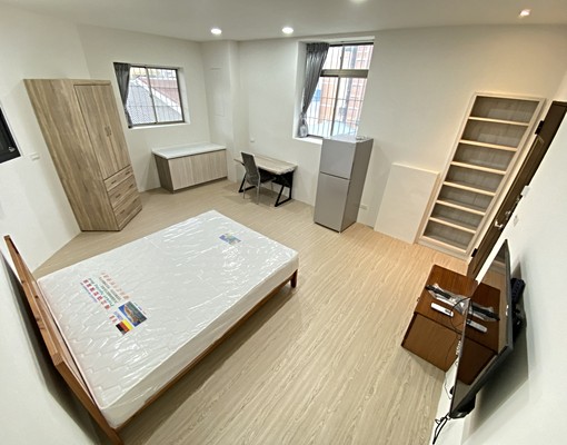 北區透天電梯大坪數套房-可租補-同棟多間可看 - Image 1