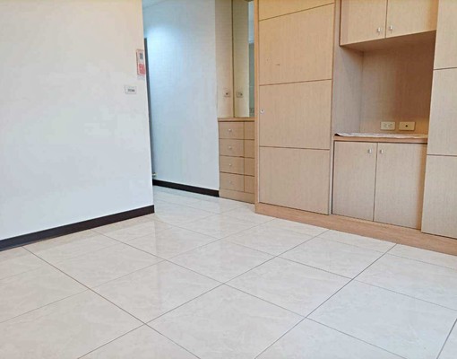 🌟大有商圈舒適3房車可租補 - Image 4