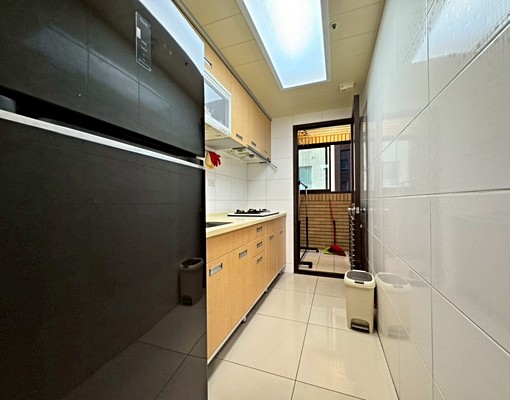 春城大砌2房車 - Image 10