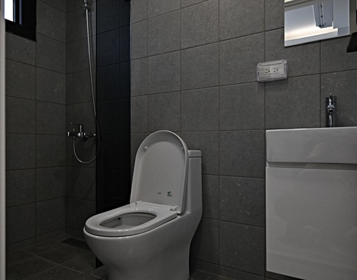 全新完工單戶層電梯陽台獨洗代收近捷運 - Image 7