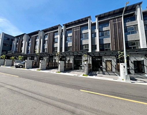 沙鹿鹿陽國小旁雙車別墅 - Image 1