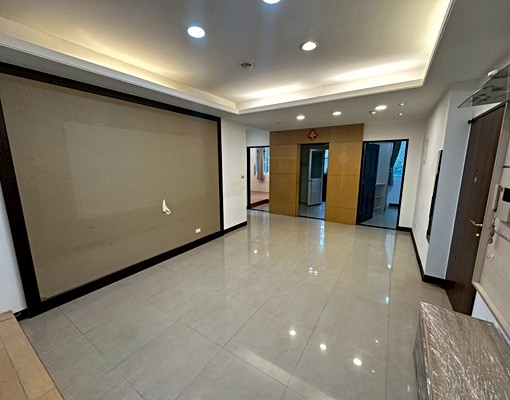 ✨蘆紳堡✨重劃區三房坡平車位，稀有一層一戶 - Image 3