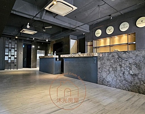 沐光~醫美/診所/餐館電梯店住合一黃金店面 - Image 1