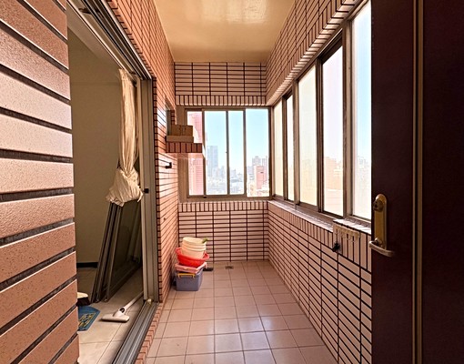 左營自由黃昏市場*高樓層三房+平車*陽台進出 - Image 3