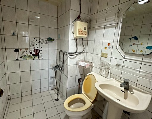 三峽大仁路有陽台套房出租1.1萬可租補-東森姐姐-林柔辰 - Image 6