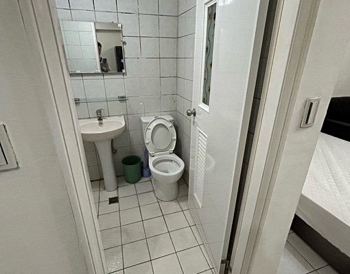 環南超大套房可租補入籍報稅台水電有廚房 - Image 14