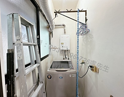 巨城商圈採光兩房生活機能好、台電帳單、要提供工作證 - Image 6