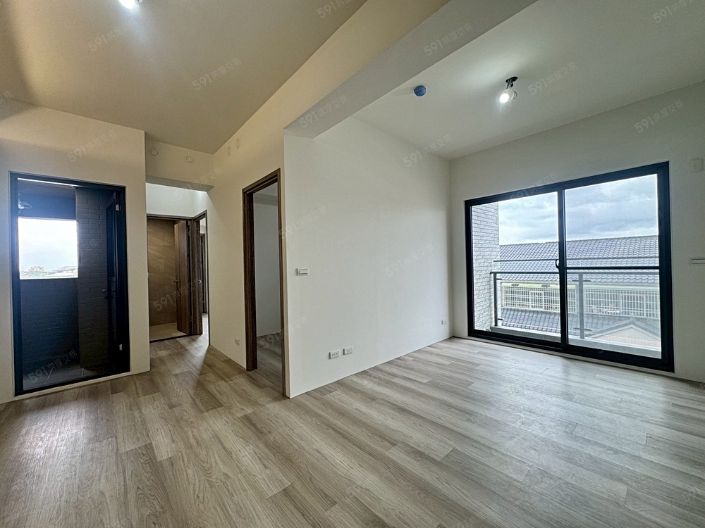 全新中央路上!美食聚集地可租補家具可談 - Image 1