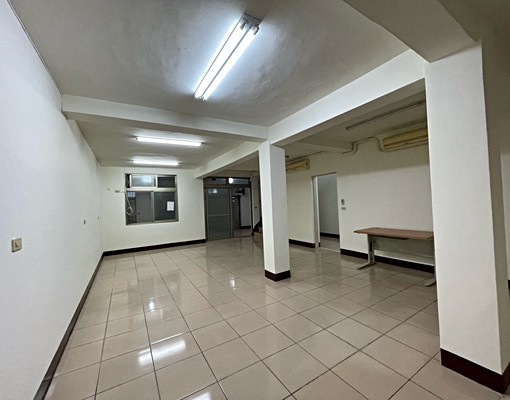 可租補~近環球購物中心美透天~誠可談 - Image 3