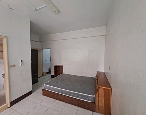 左營自由路商圈/新民國小透天套房 - Image 3