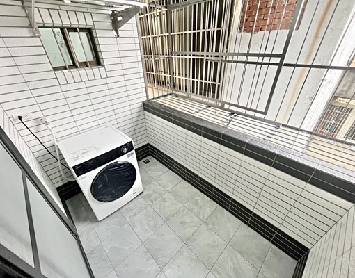 樓下美食多多✨專屬機車位✨機能超好地段佳✨一層兩戶✨採光絕佳 - Image 7