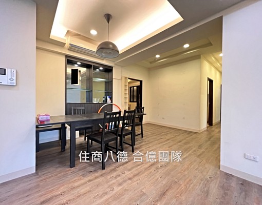 可租補.免仲**僑愛學區三房車~室內大空間 - Image 4