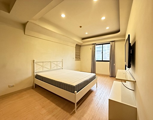 可租補.免仲**僑愛學區三房車~室內大空間 - Image 5